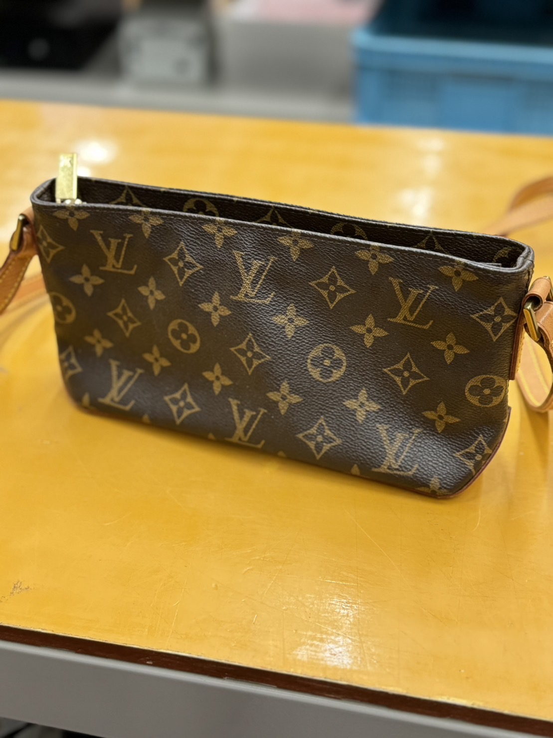 LOUIS VUITTON - □美品□ルイヴィトン□モノグラム□コンパクト