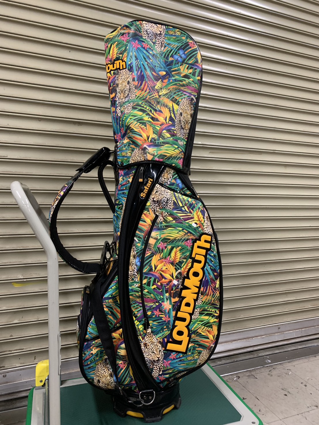 LOUDMOUTH カラフルスカルキャディバッグ 楽天市場】【オリジナル柄】ラウドマウス 超軽量 スタンド