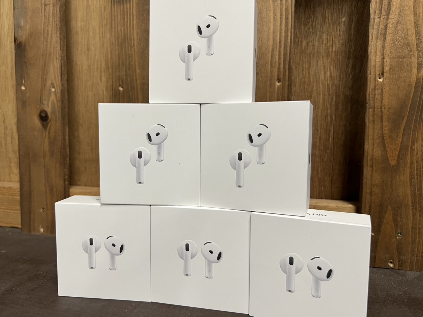 □Air Pods 5シリーズを買い取りさせていただきました！！□ - マンガ